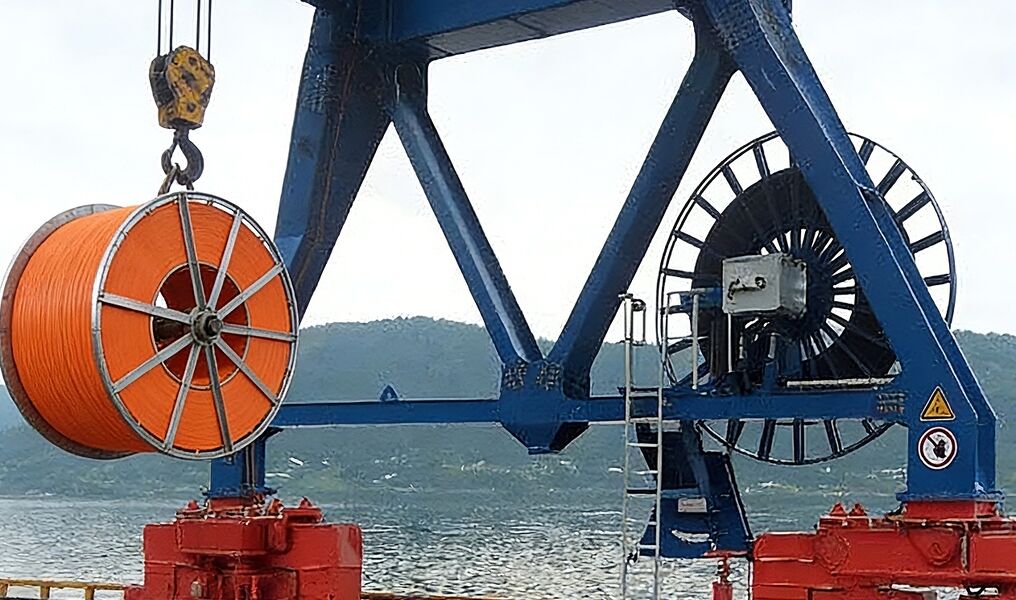 รอกสายเคเบิลเครน